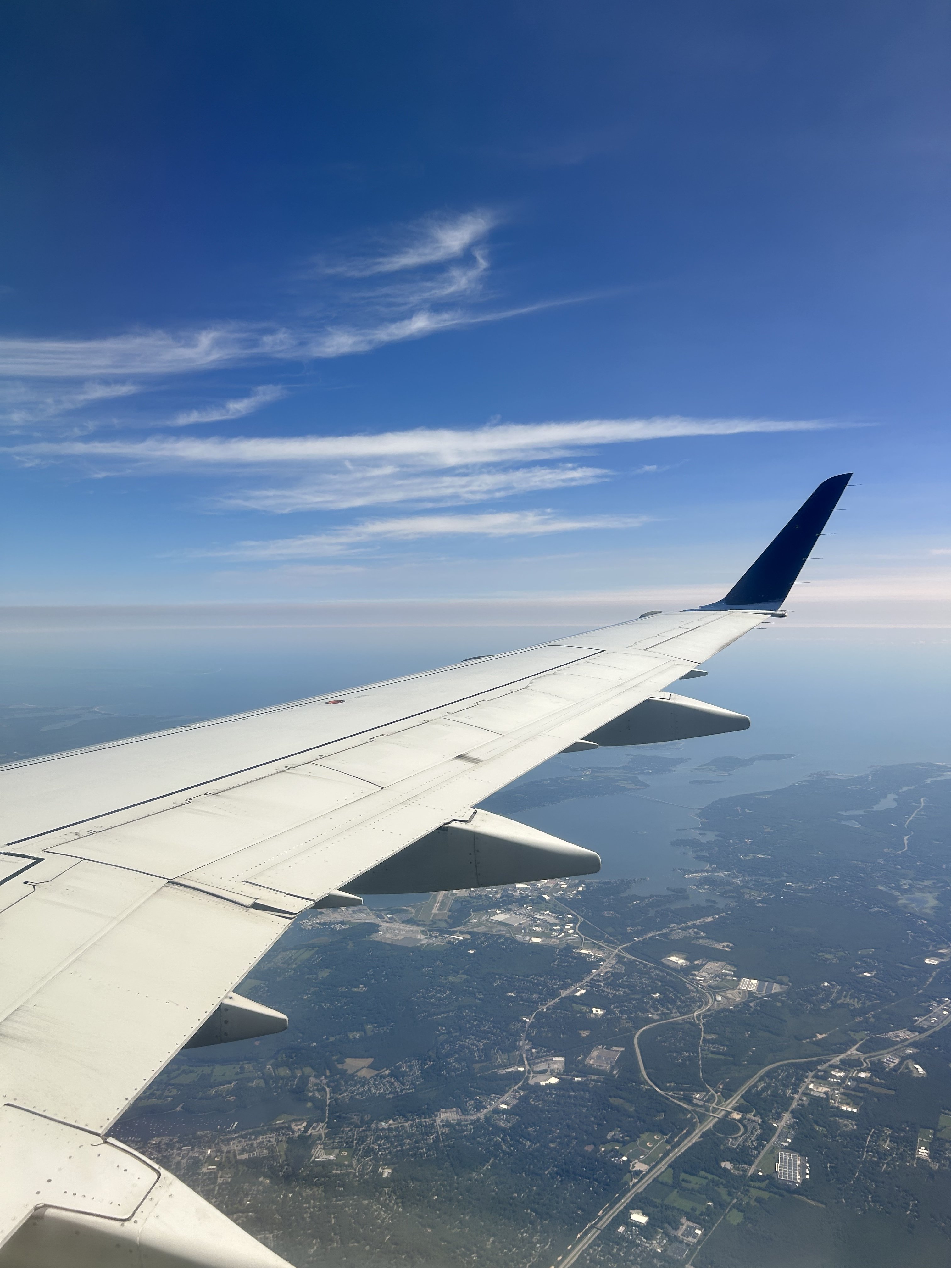 Delta Connection Embraer 175 wingview on flight from LaGuardia to Boston